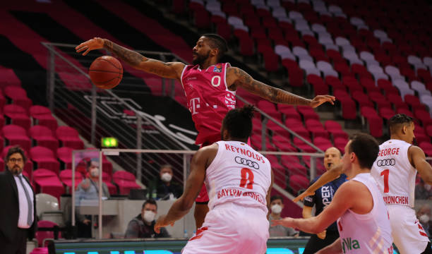 纳在日后客 纳在日后客